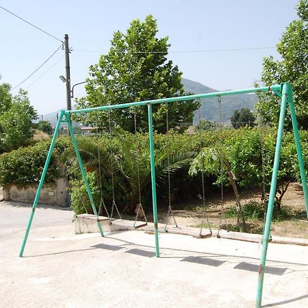 Agriturismo Parra Santa Lucia del Mela Eksteriør bilde