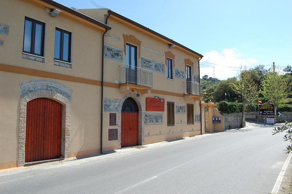 Agriturismo Parra Santa Lucia del Mela Eksteriør bilde